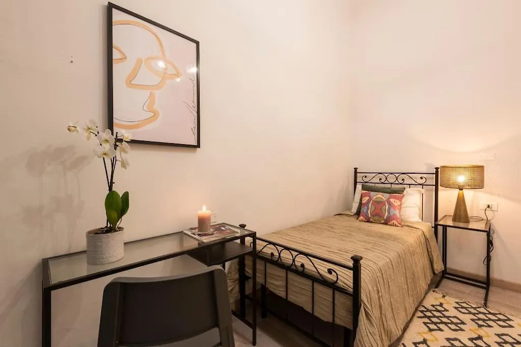 Apartments Florence-4 Bedroom In Pellicceria Florencja